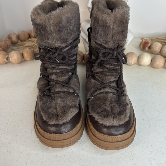 Steve Madden Dione Faux Fur Boot (Women) Sz 7.5 - Picture 5 of 12